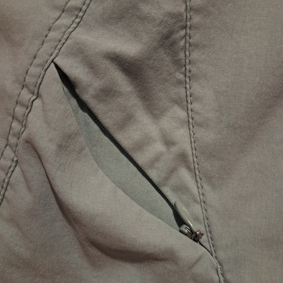 Athleta womens size 2 shorts light green sage - Picture 6 of 9